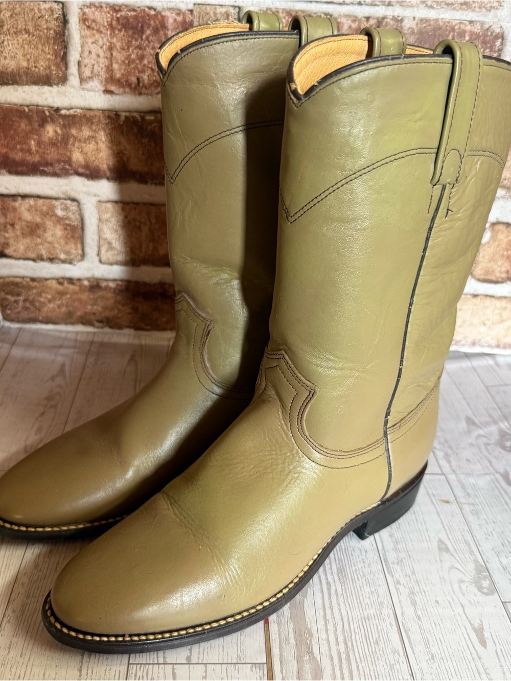women’s olive green roper style boots